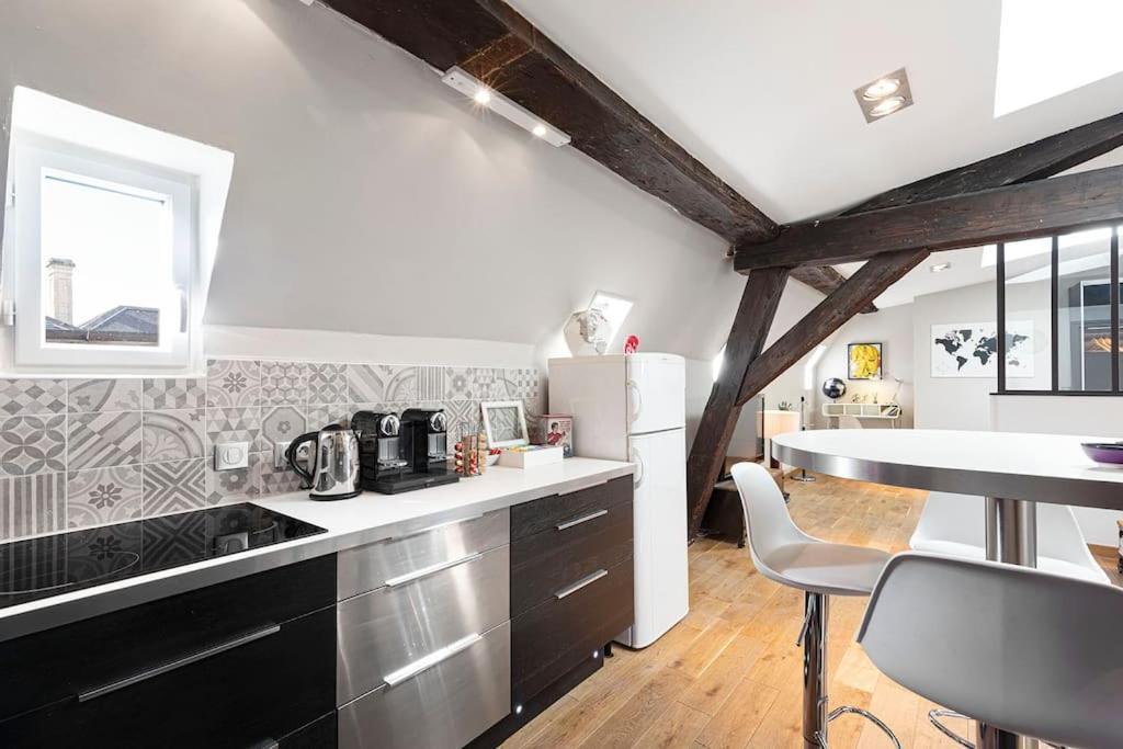 Loft De Charme Proche Hotel-de-ville - 1er *