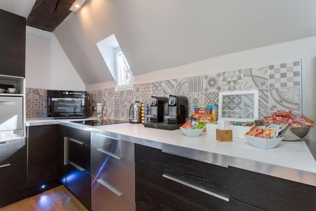 Loft De Charme Proche Hotel-de-ville - 1er Apartment *