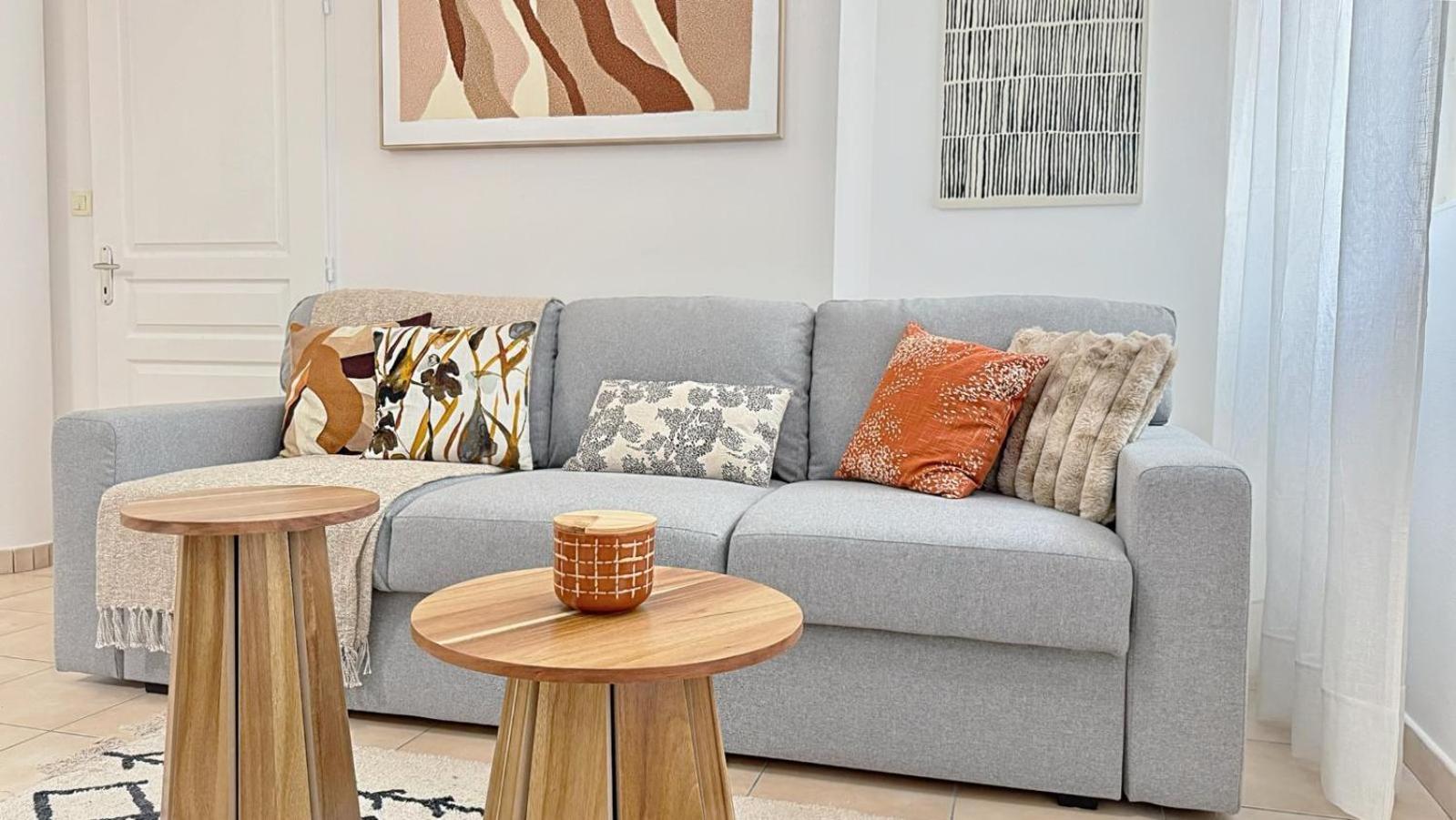 Zely Apartment *