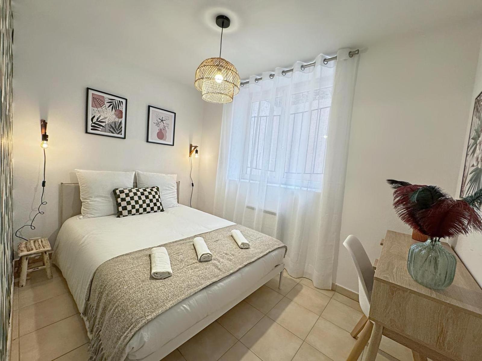 Zely Apartment *