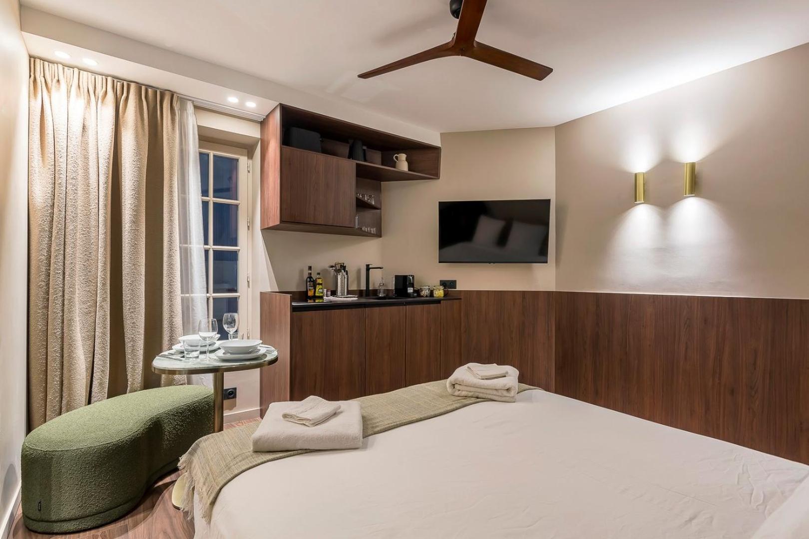 Zola - Furnished - Downtown Appartement