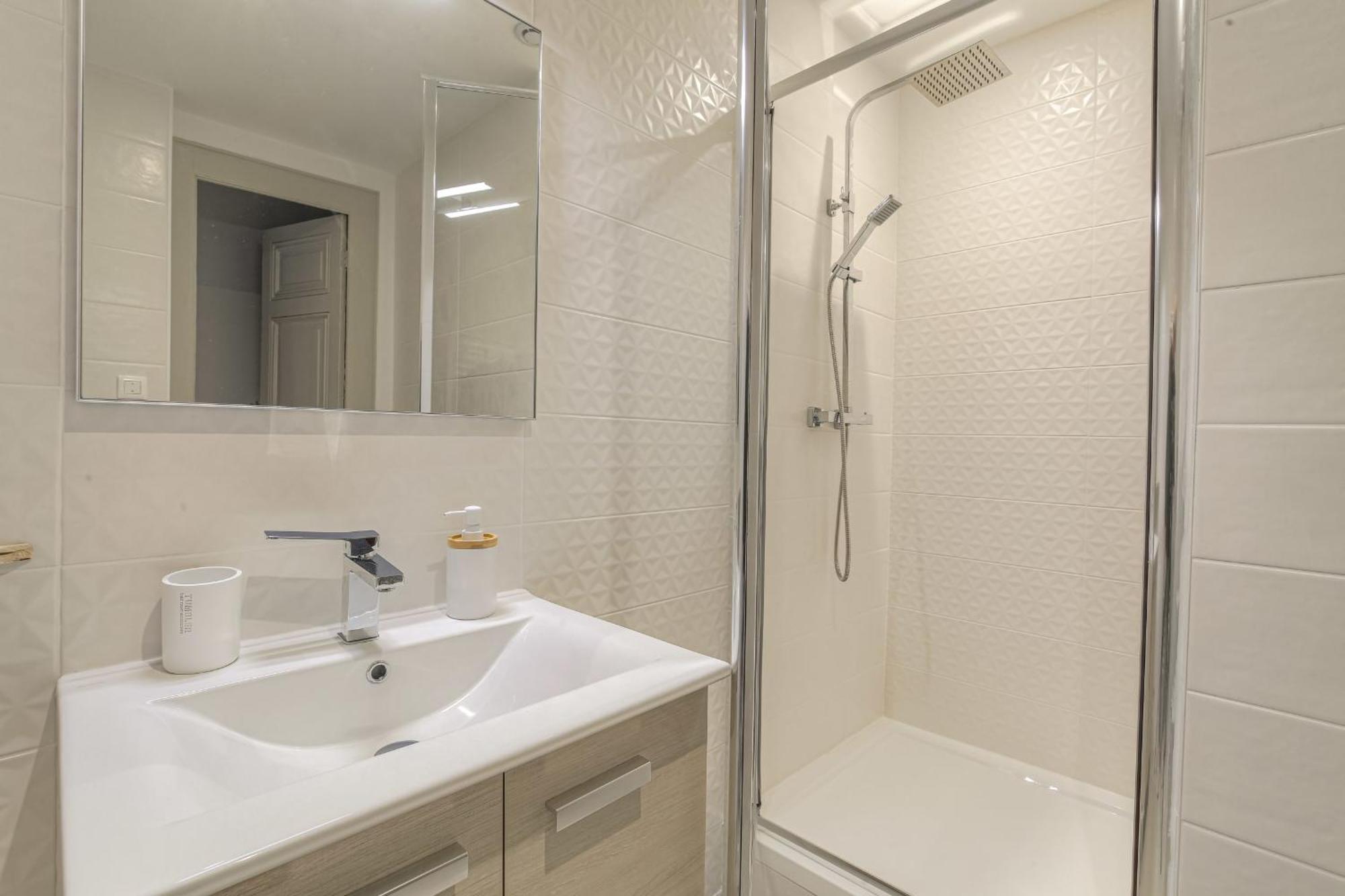 Apartment Et Chaleureux A Cordeliers