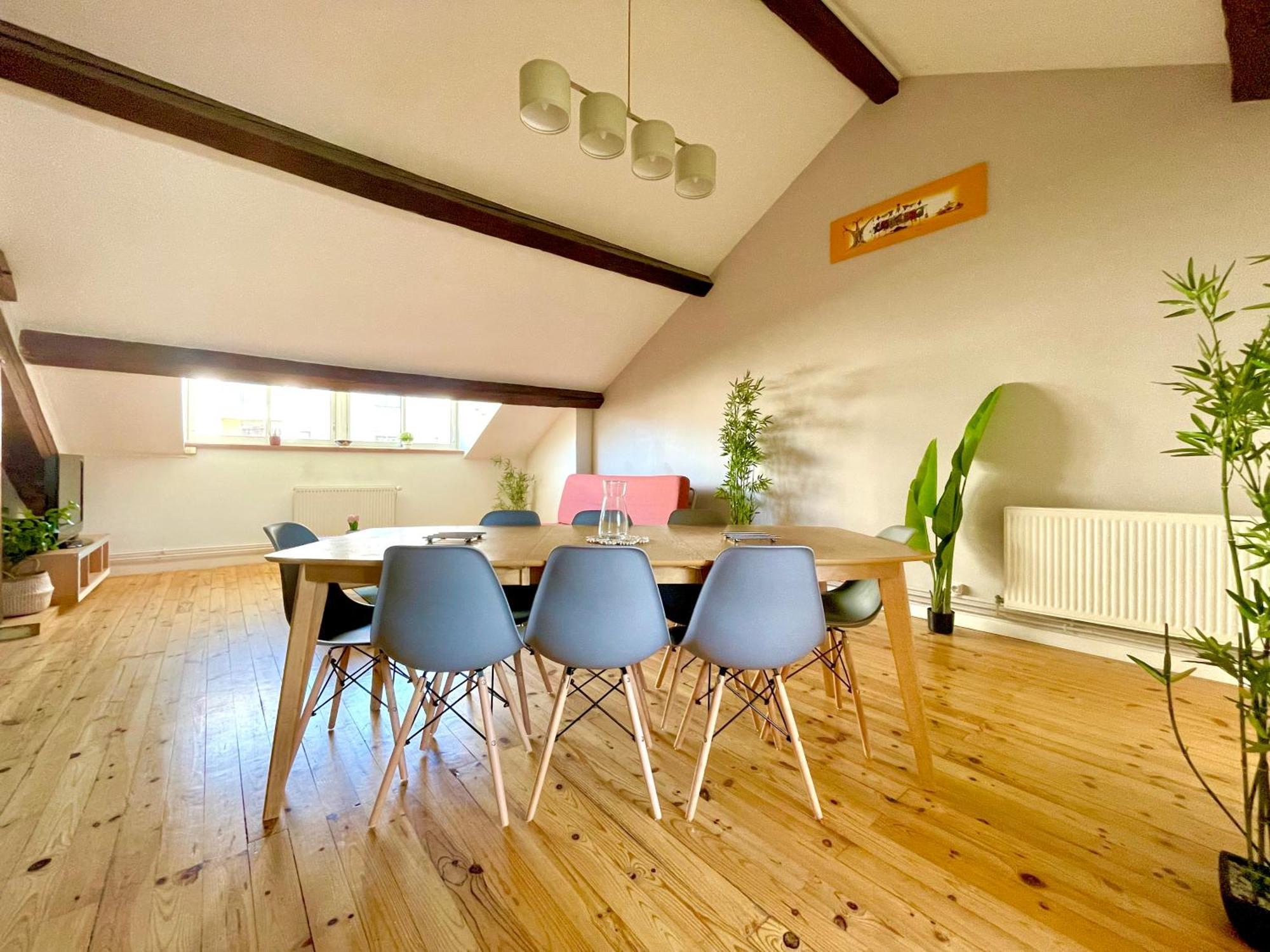 Bngo I Le Spacieux I 9 Personnes, Climatisation, Parking Gratuit, 3 Chambres, 6 Lits, Gare Partdieu, Centre De Apartamento *