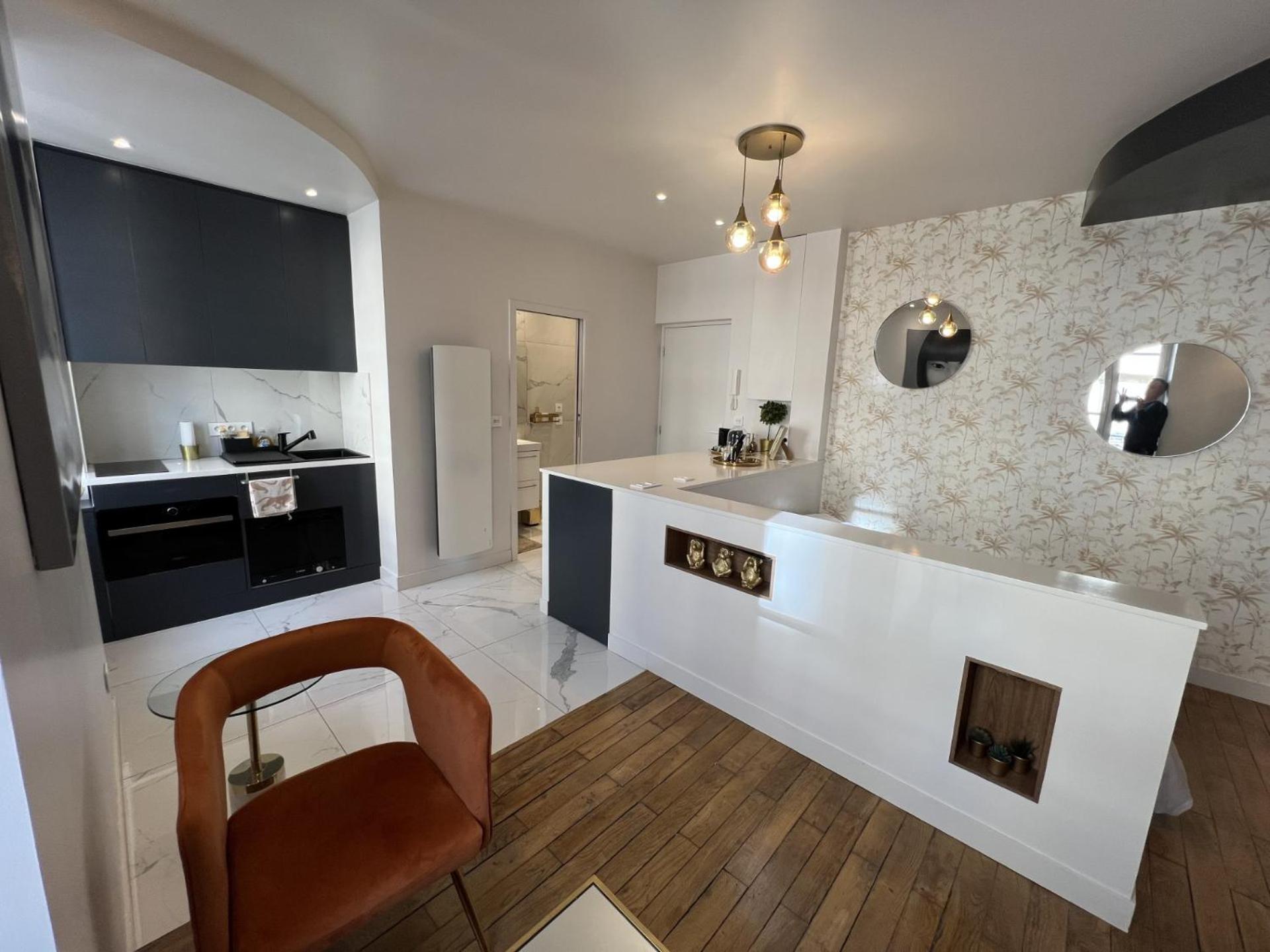 Enjoy Archilyon By Camalan ! * Lyon