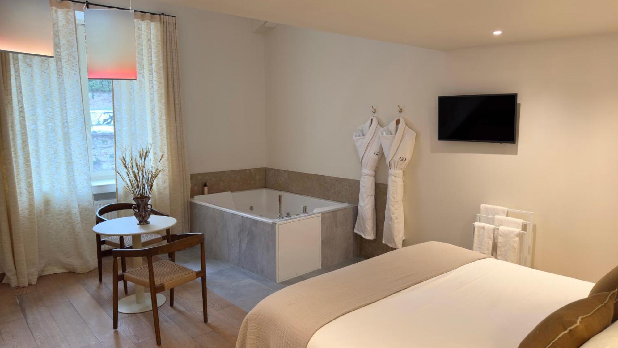 Mihotel Le Gourguillon Hotel 2*