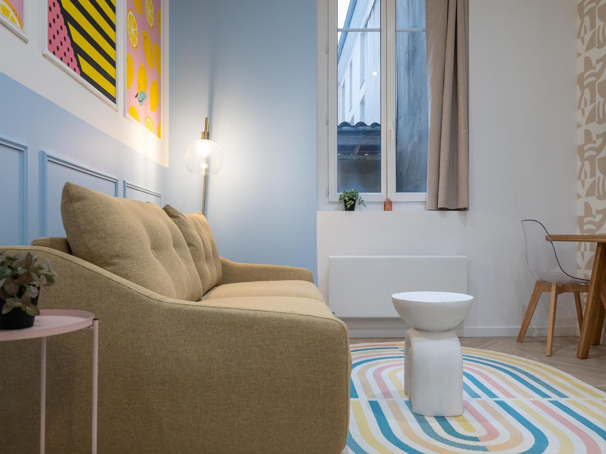 Calm And Design Metro Guichard Apartment