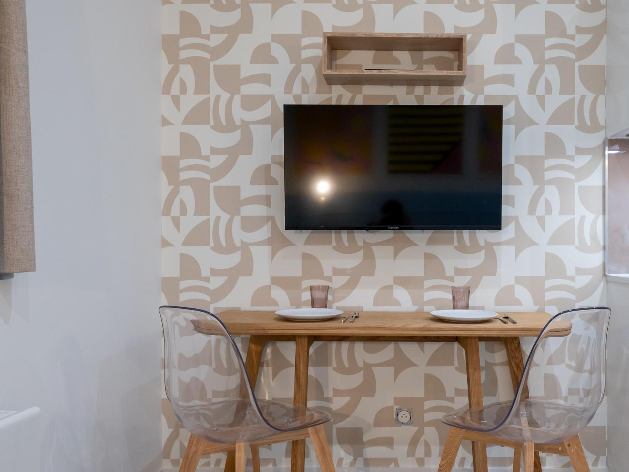 Calm And Design Metro Guichard Apartment