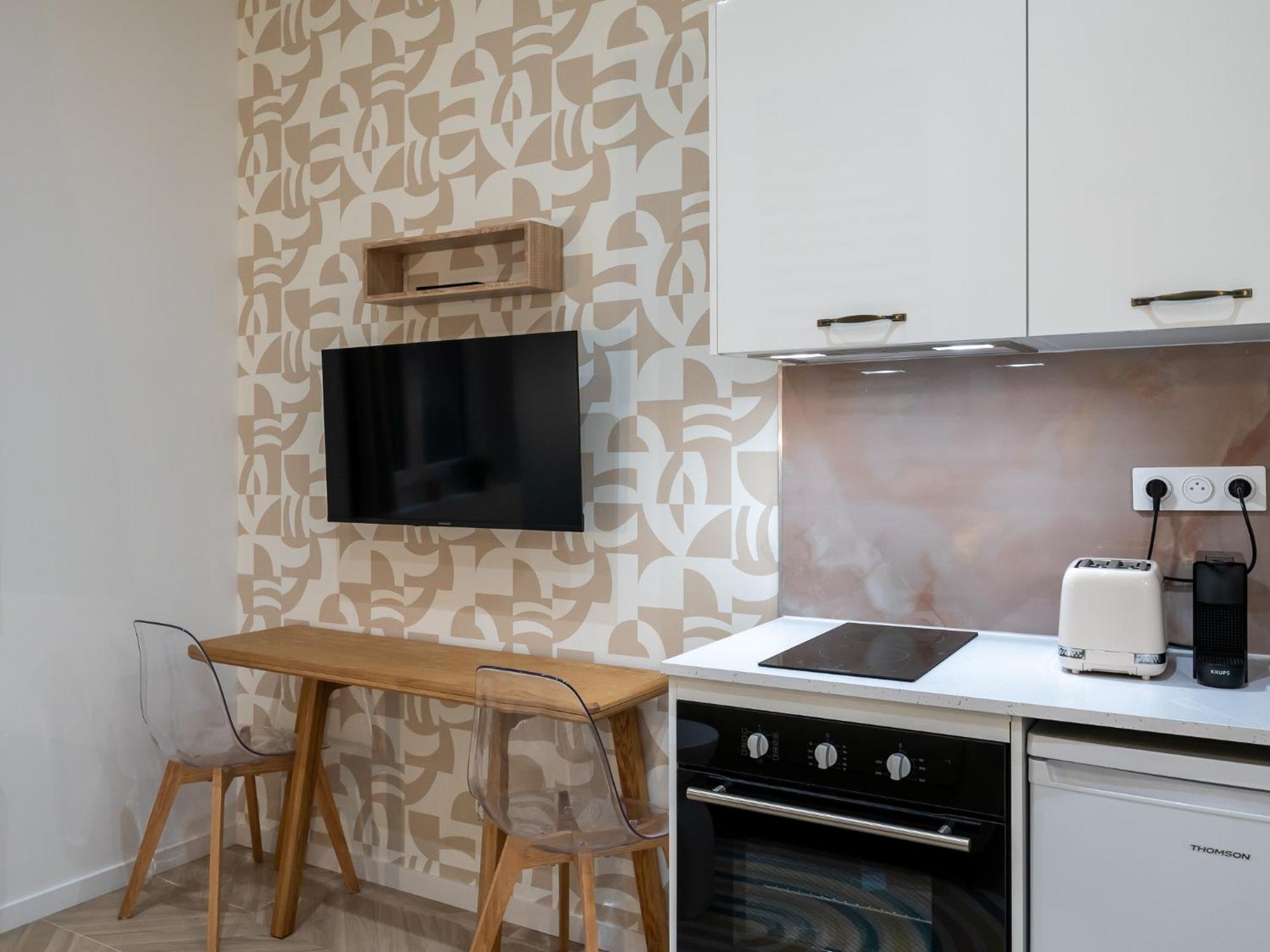 Calm And Design Metro Guichard *