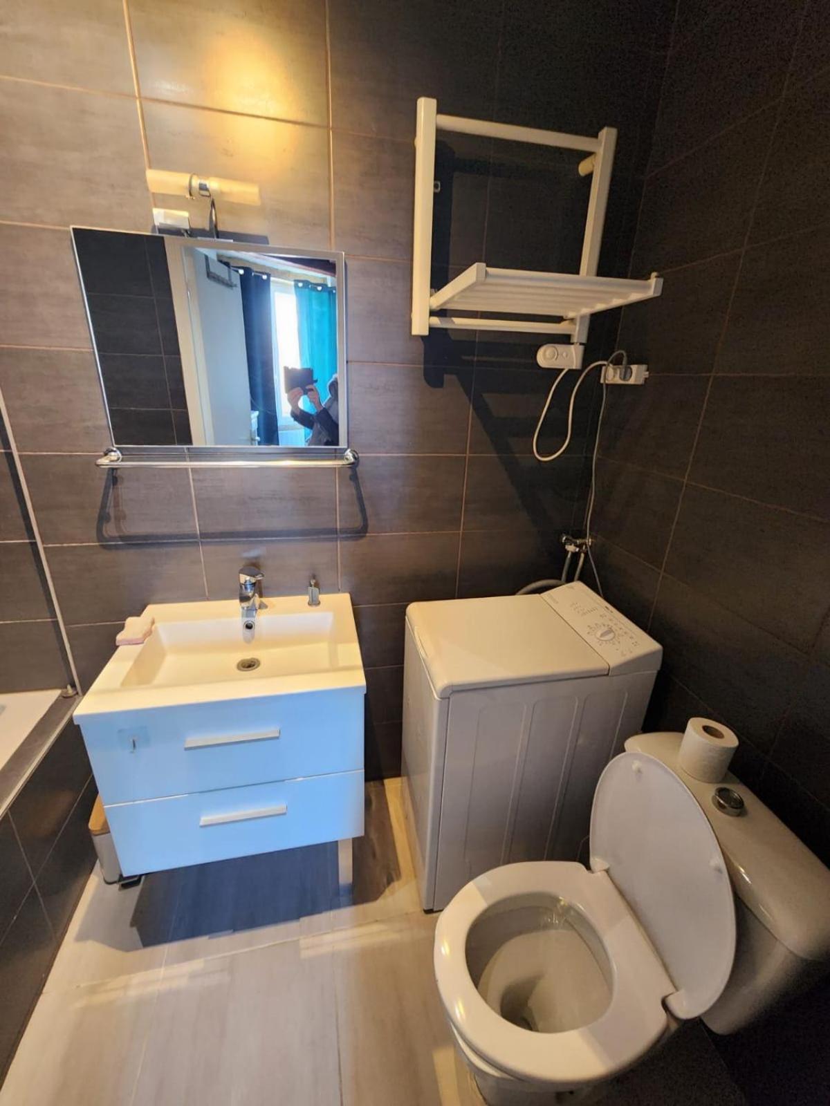 Apartment T2 A Proximite Du Metro Valmy Lyon