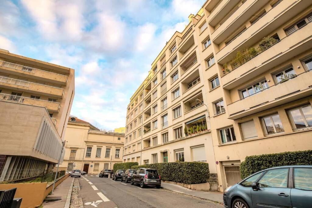 Moderne Et Lumineux, Proche Tete D Or, Apartment *
