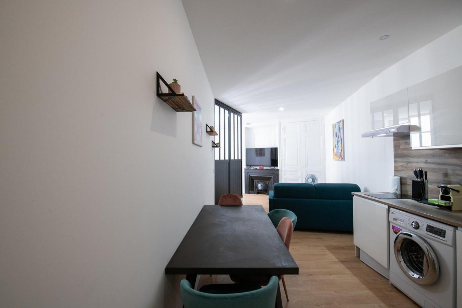 L'arty - Tres Joli Moderne Place Valmy Apartment *