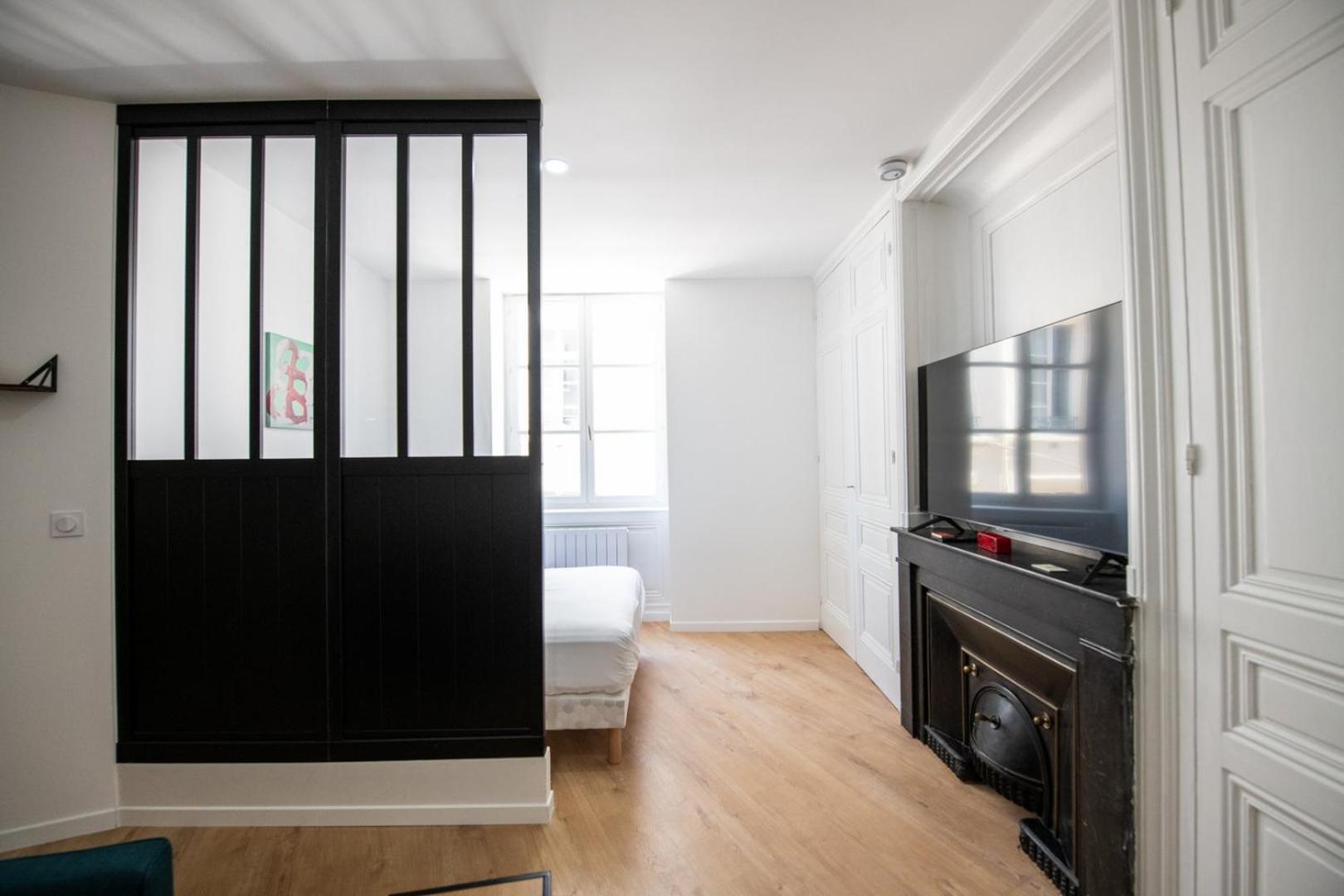 L'arty - Tres Joli Moderne Place Valmy