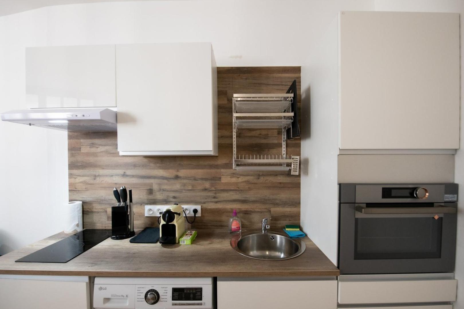 L'arty - Tres Joli Moderne Place Valmy Apartment *