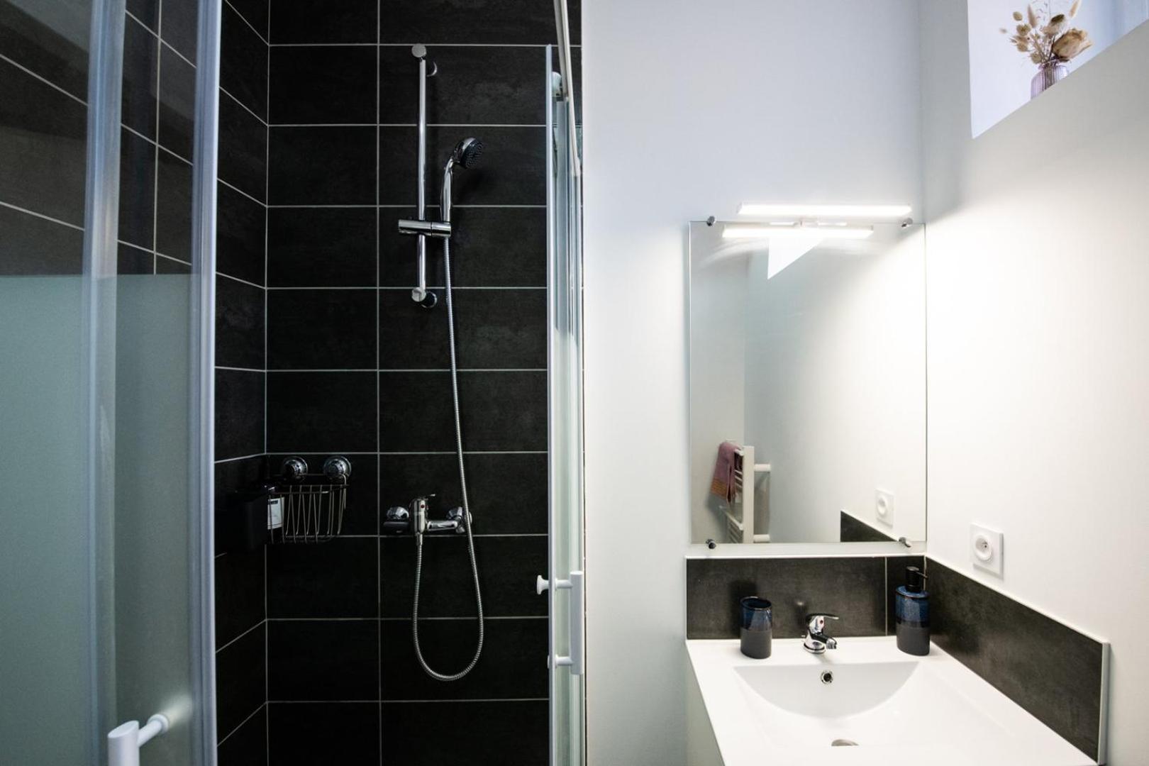 Apartment L'arty - Tres Joli Moderne Place Valmy Lyon
