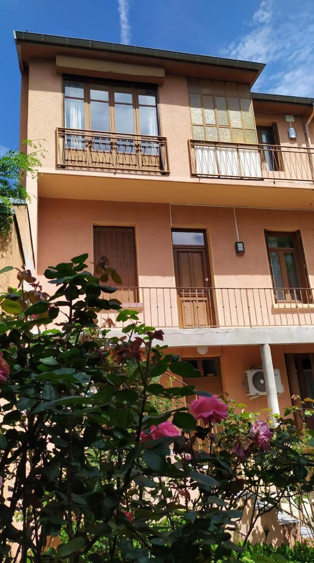 Appartement Calme Avec Jardin, Tram T6 Et Metro D, 8 Lyon
