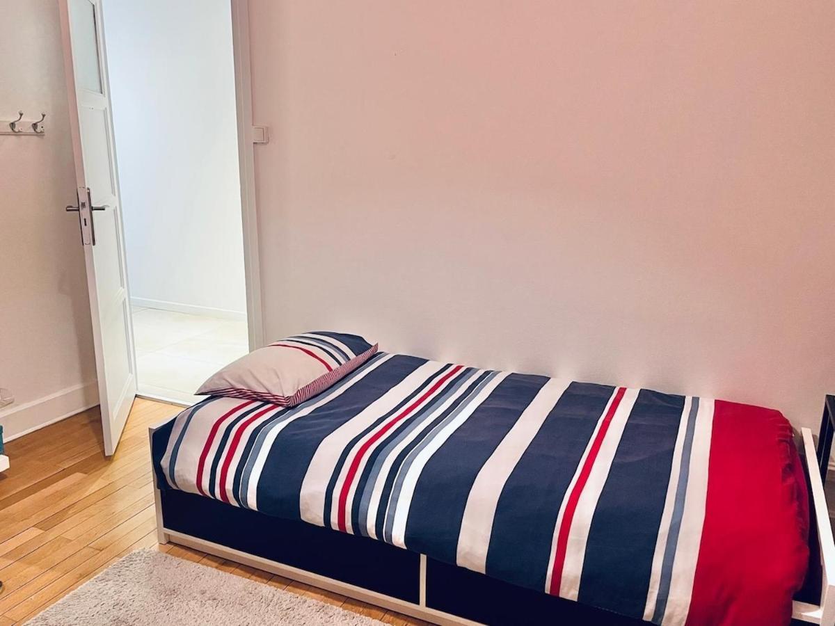 Spacious Bright Flat 300m From River Bank Apartamento
