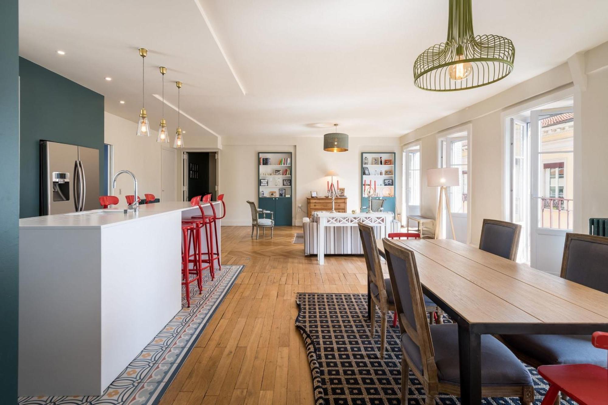 - Renovated Floor Apartment *