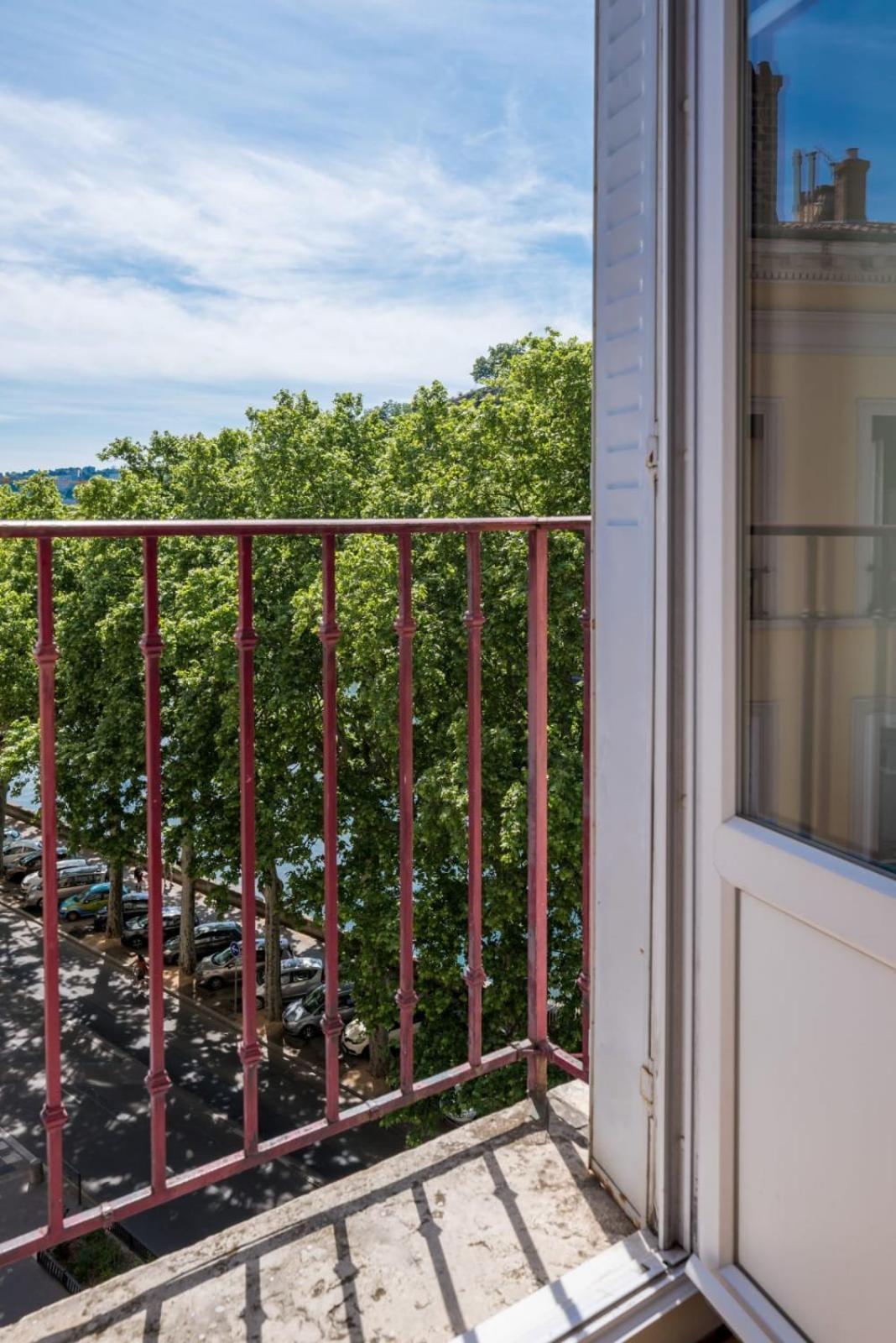 - Renovated Floor Apartment Lyon