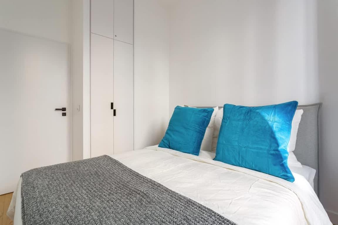 Hallmark - Furnished - Downtown Apartment