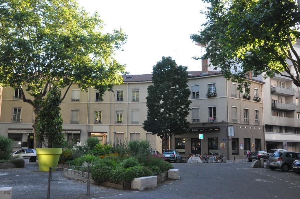 Les De La Place Lyon