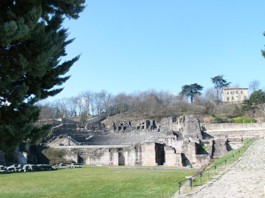 Vieux Cour Renaissance *