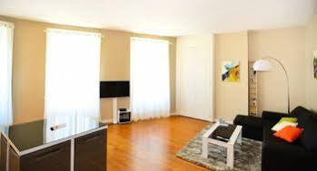 Ambiance - Voltaire Apartment