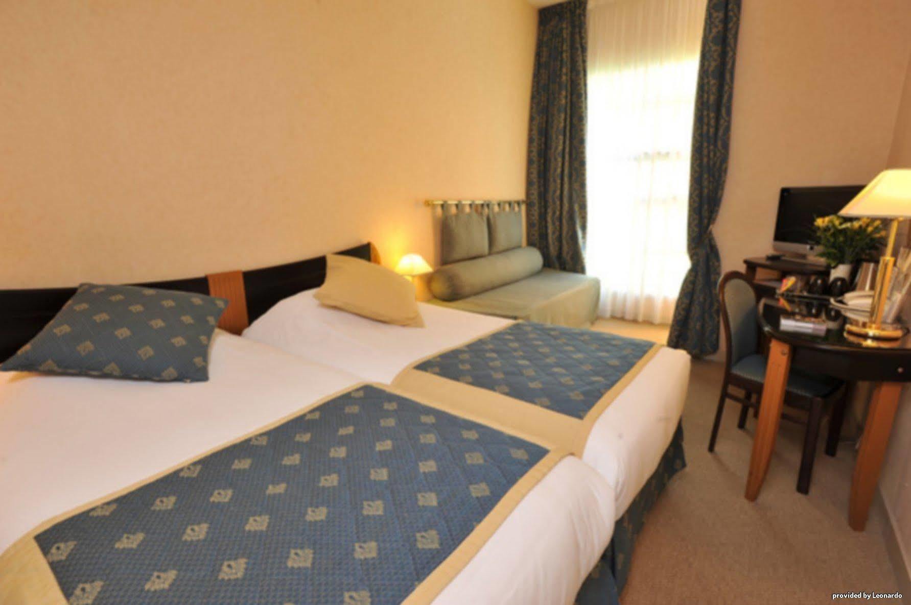 Hotel Best Western Crequi Part Dieu 4*