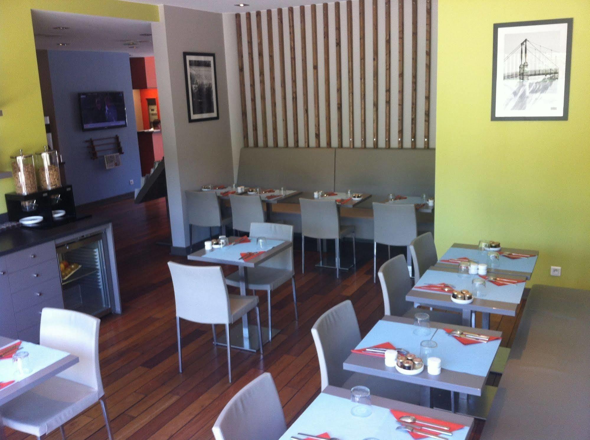 Aparthotel Adonis Dock Ouest