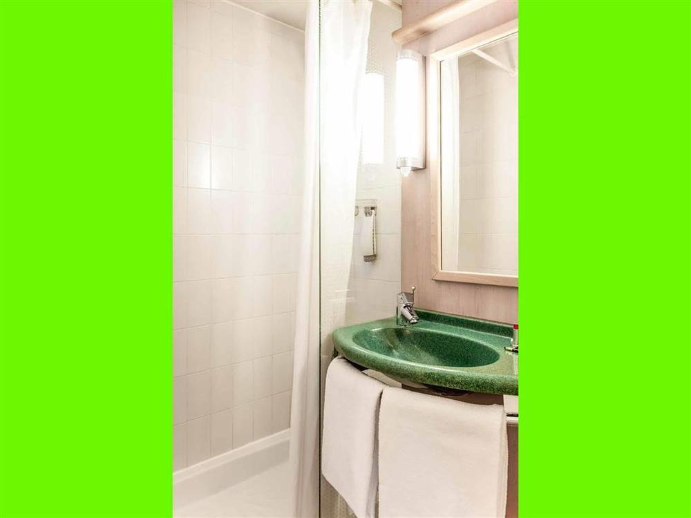 Ibis Centre Hotel 3*