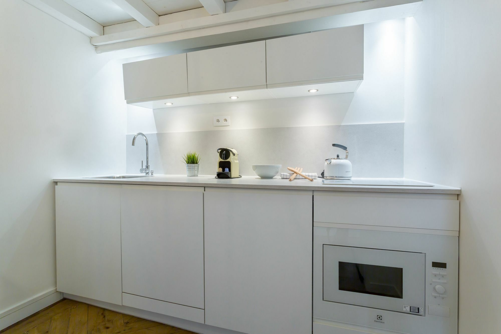 Apartment Like - Opera