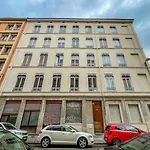 Apartment For 4 People With View Of Fourviere Ail