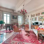 Guestready - Lyon Literary Retreat Amidst Antiques