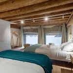 Charming Duplex Nest Newly Renovated