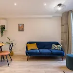 Charming Duplex Nest Newly Renovated