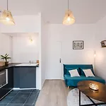 Bright, Relaxing City-Centre Apartment Ail