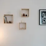 Bright, Relaxing City-Centre Apartment Ail