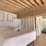 Charming Apartment With An Unobstructed View