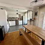Tony Garnier 2 Bedrooms - Balcony - Parking