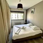Tony Garnier 2 Bedrooms - Balcony - Parking
