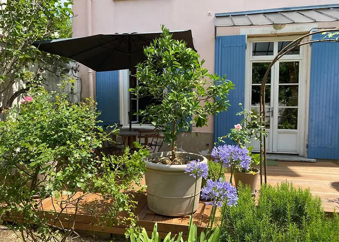 Un Jardin En Ville - Parking