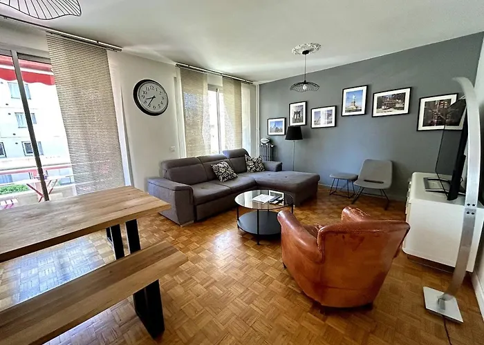Tony Garnier 2 Bedrooms - Balcony - Parking