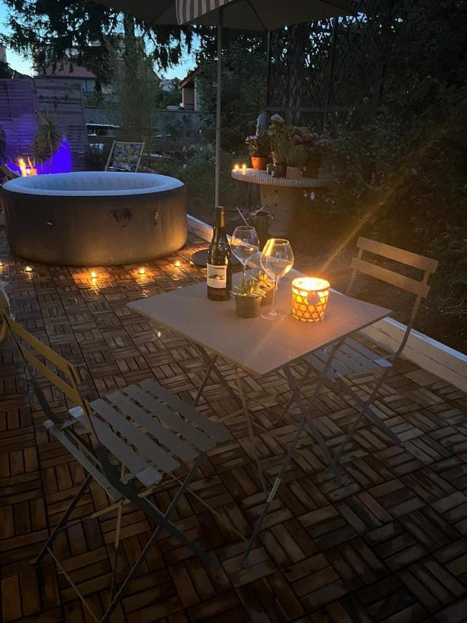 Holiday home Superbe Avec Jacuzzi Avec Jardin Prive *