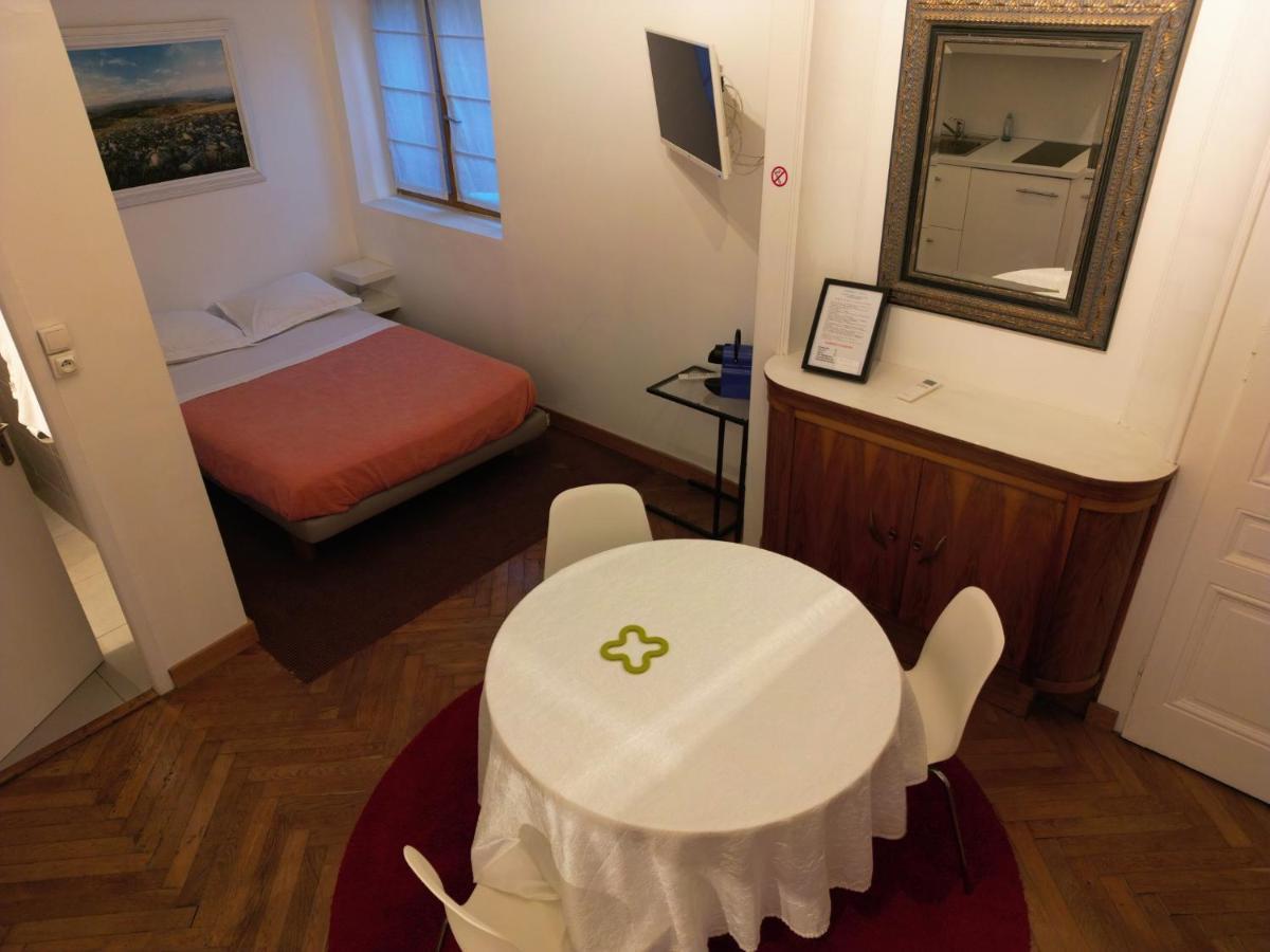 Clos Feuillat 2* Lyon