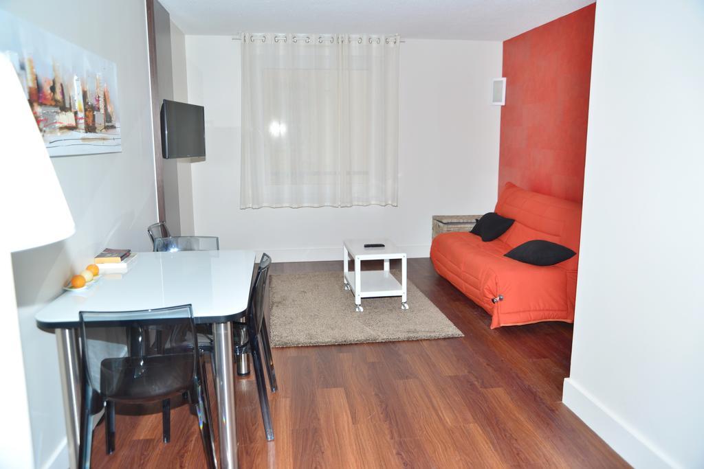 Studio *