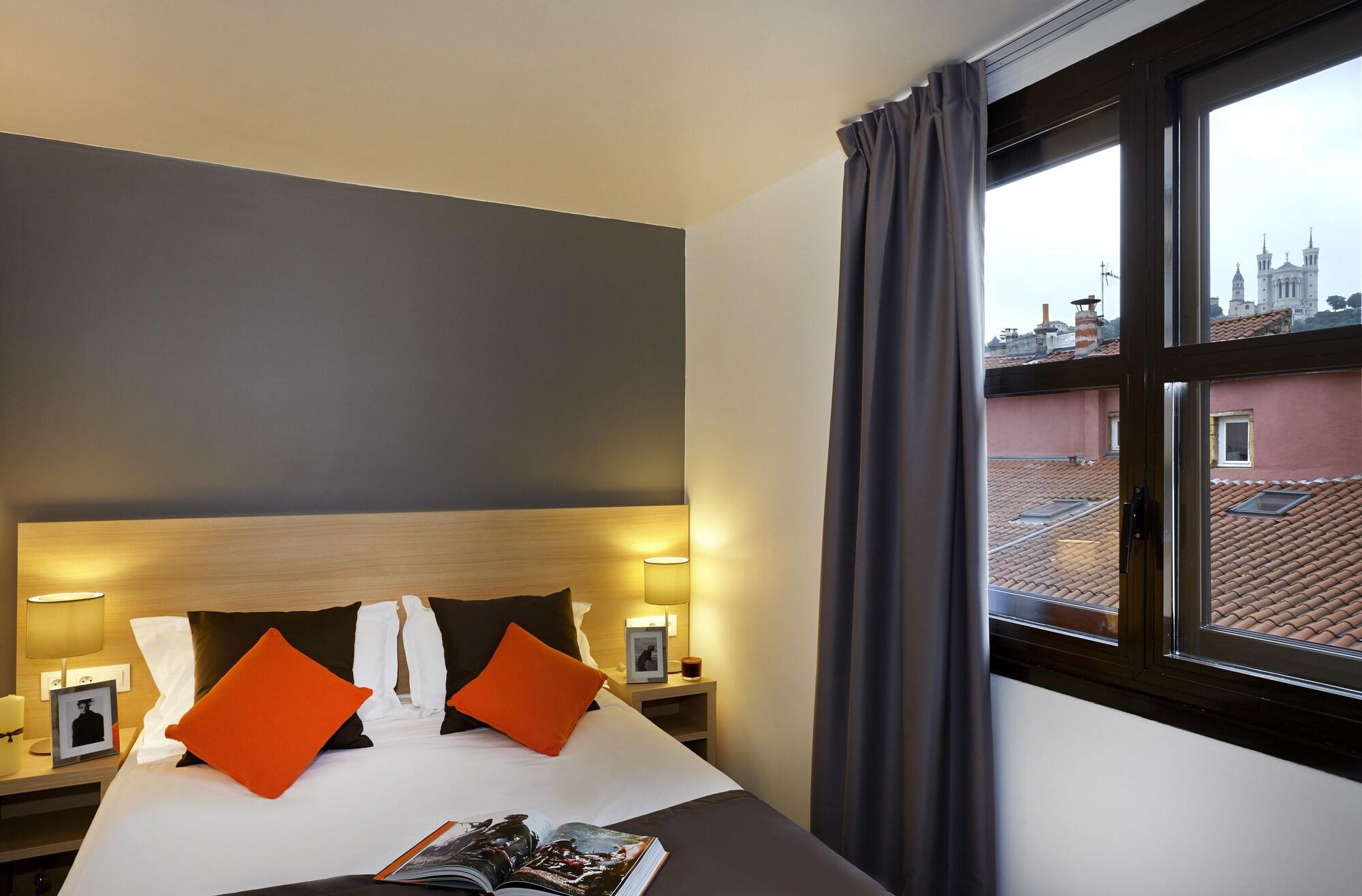 Aparthotel Citadines Presqu'ile 3*