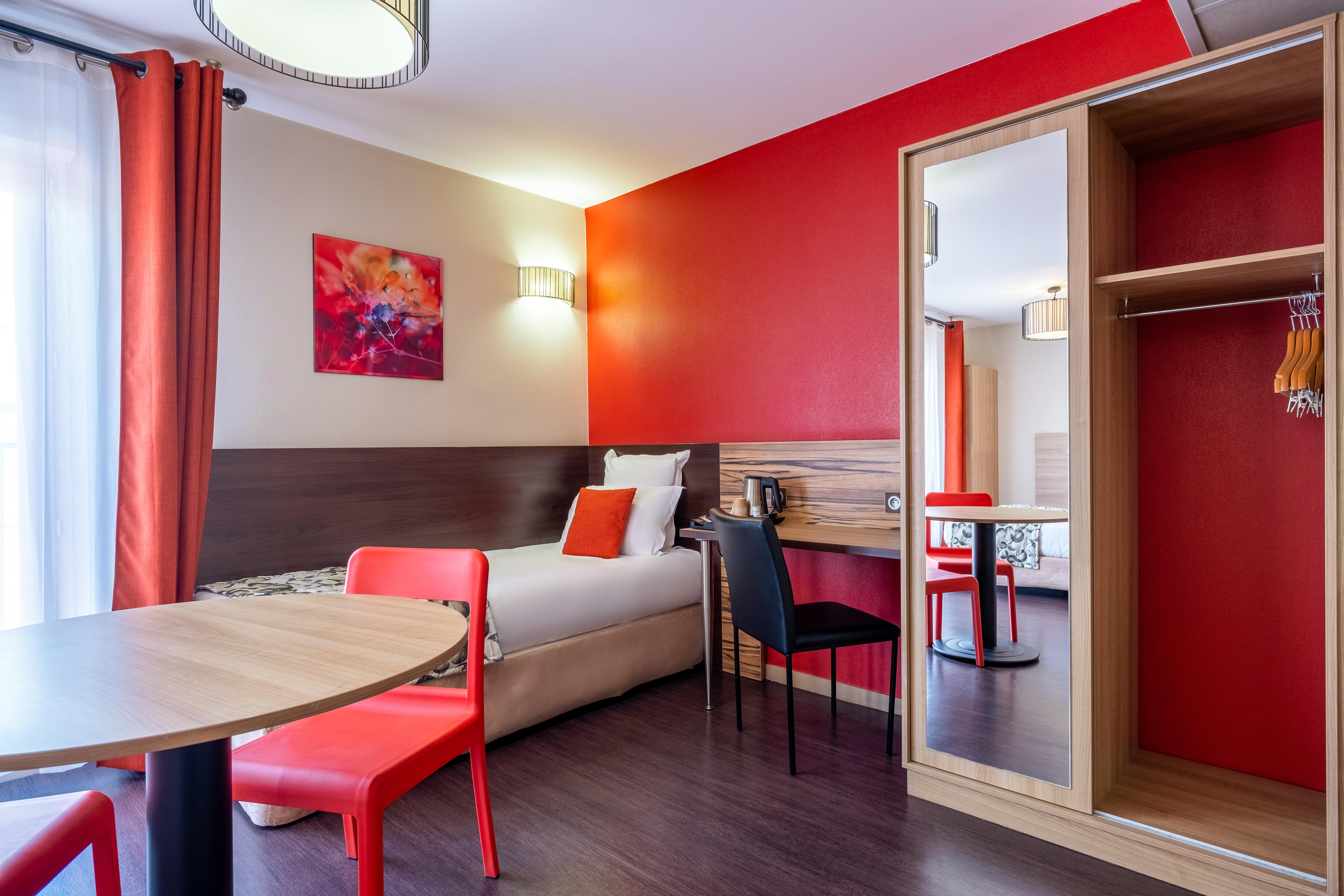 Aparthotel Adagio Patio Confluence 4*