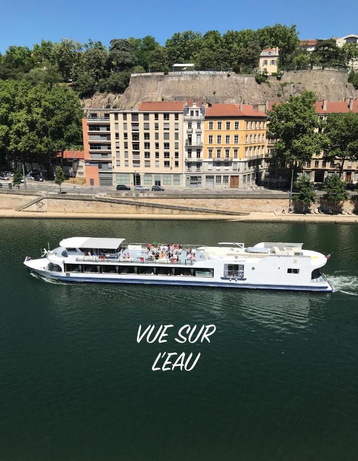 Vue Sur L'eau *