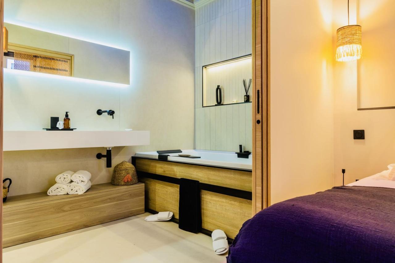 Host Le Lumiere Spa&cinéma Apartment