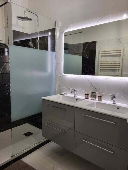 Porte Du Vieux 2, Le Long Du Quai Appartement
