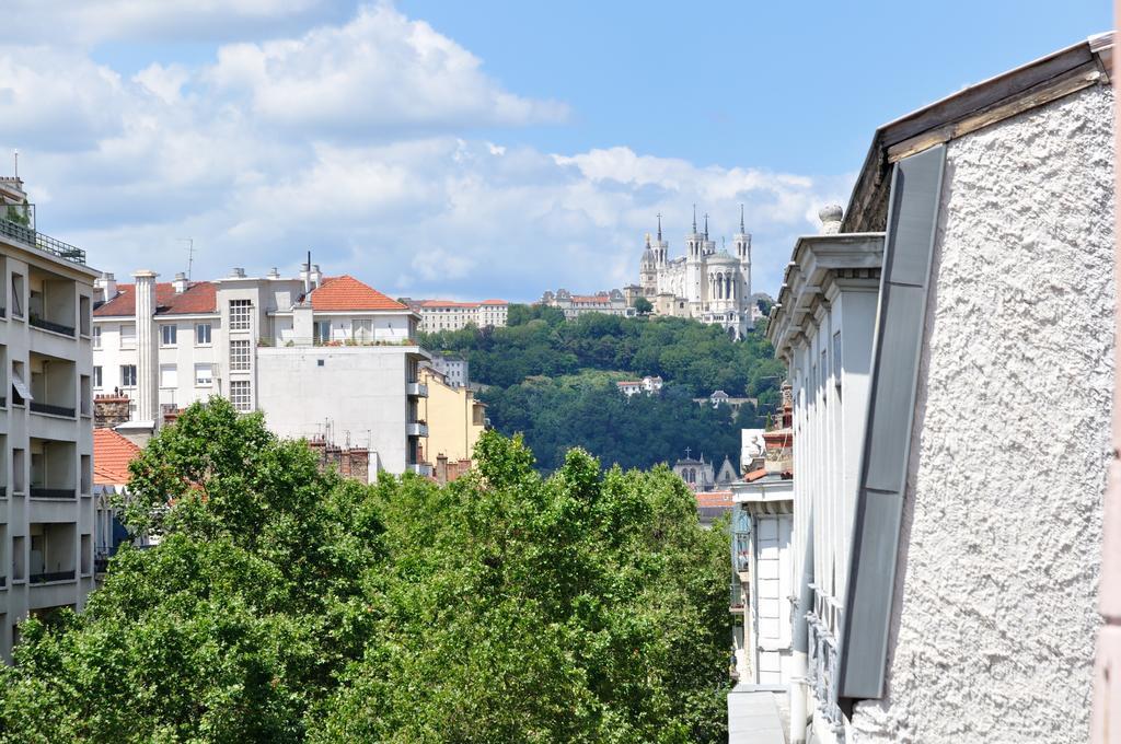 Saxe And The , Downtown Lyon